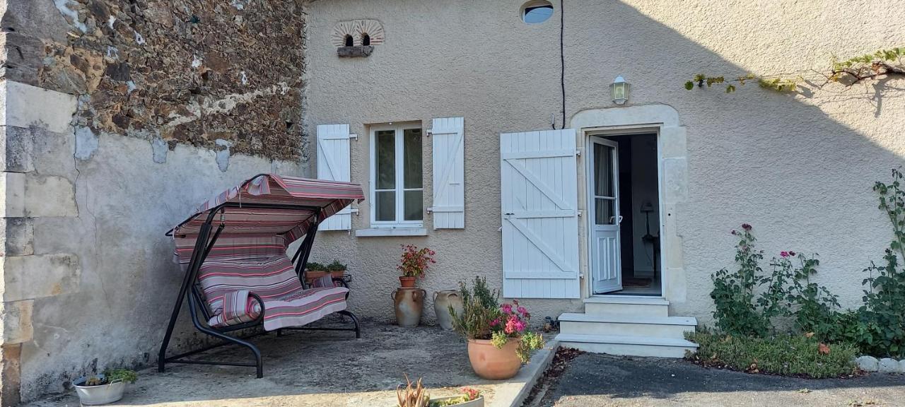 La Mesange Bleue Bed & Breakfast Ecuras Exterior foto